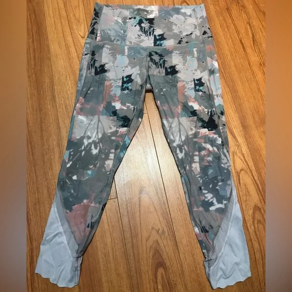 Lululemon Wunder Under Crop High-Rise *Roll Down Scallop Full-On Luxtreme 23" - Picture 6 of 9